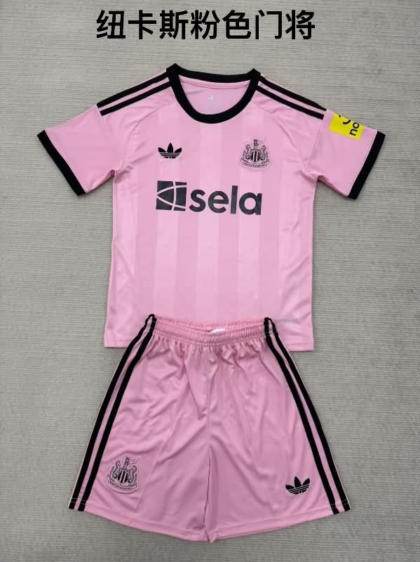 25/26 Newcastle United Goalkeeper Pink Soccer Jersey