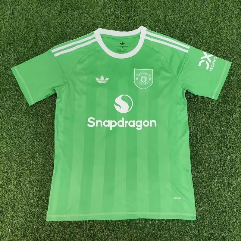 Thailand Quality(AAA) 25/26 Manchester United Goalkeeper Green Soccer Jersey Leaked