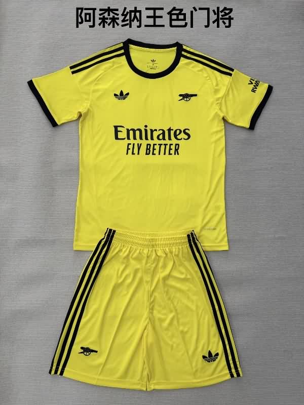 25/26 Arsenal Goalkeeper Yellow Kids Soccer Jersey And Shorts 02