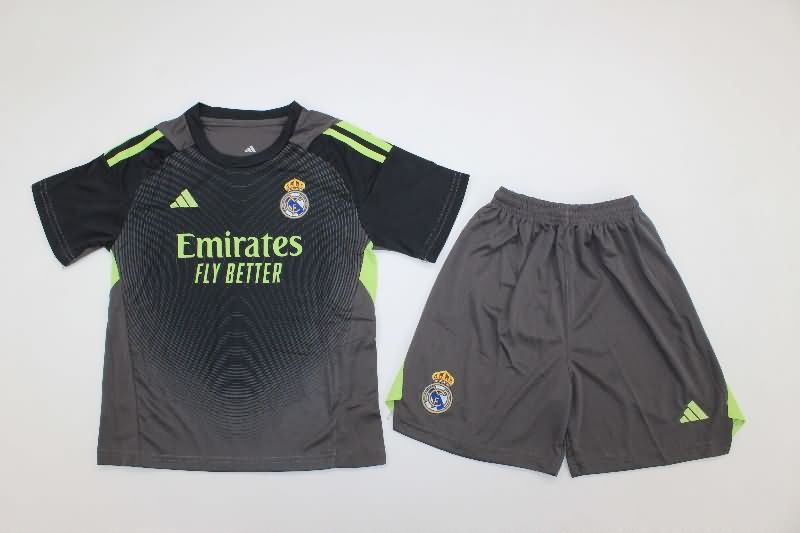 25/26 Real Madrid Goalkeeper Black Kids Soccer Jersey And Shorts