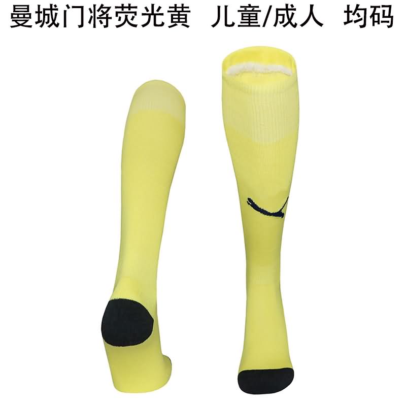 Thailand Quality(AAA) 25/26 Manchester City Goalkeeper Yellow Soccer Socks