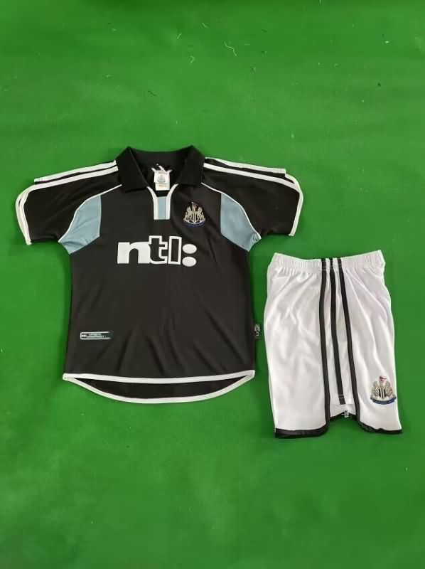 2000/01 Newcastle United Away Kids Soccer Jersey And Shorts