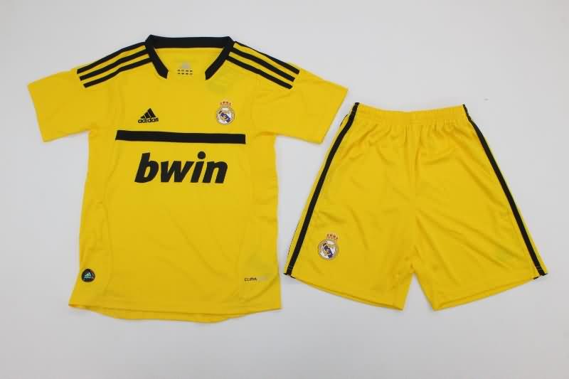 2011/12 Real Madrid Goalkeeper Yellow Kids Soccer Jersey And Shorts